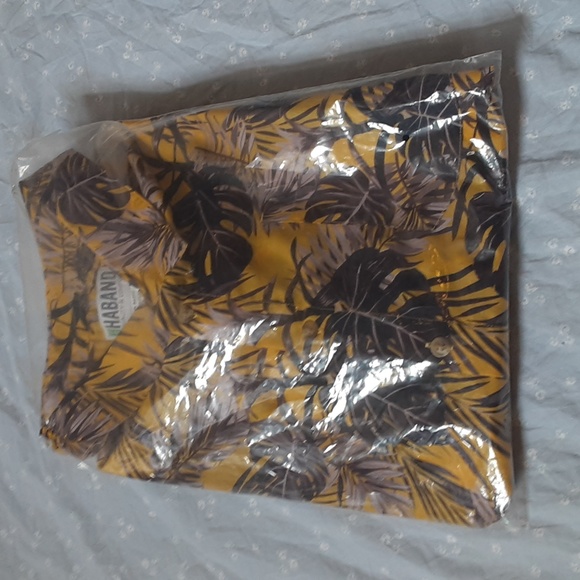 HABAND YELLOW AND GRAY FLORAL HAWAIIAN SHIRT, XL - Picture 9 of 10